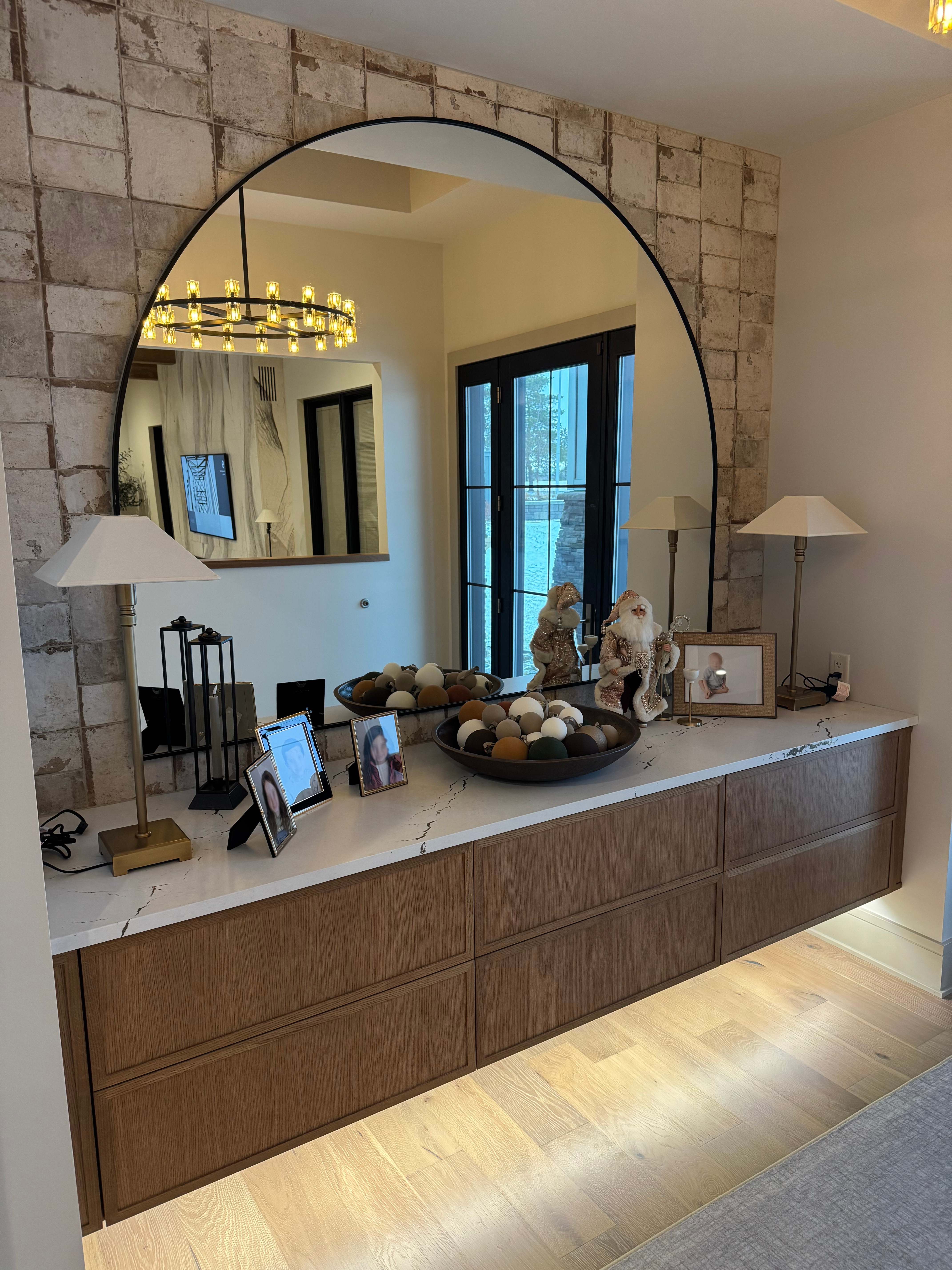 Gallery 164